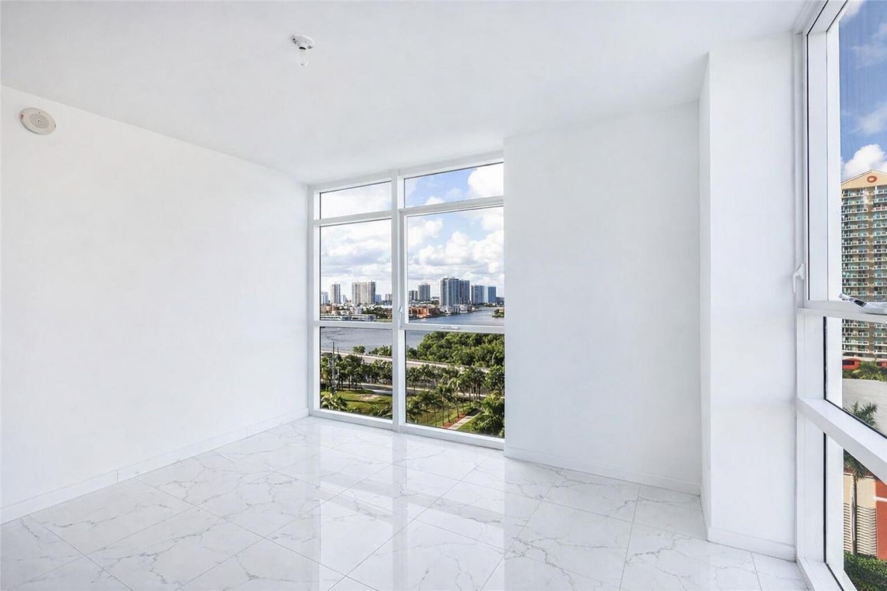 400 Sunny Isles Boulevard, Unit 1022, Sunny Isles Beach, FL 33160 Photo