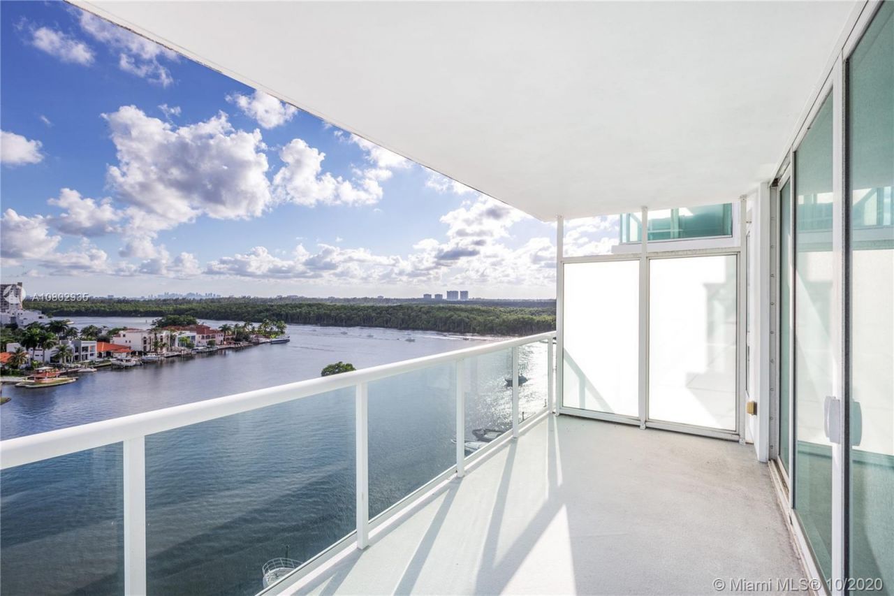 400 Sunny Isles Boulevard, Unit 1022, Sunny Isles Beach, FL 33160 Photo