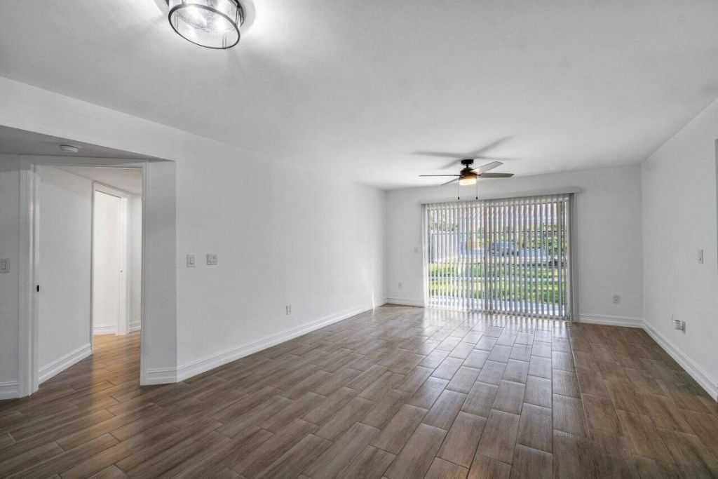 1500 Crestwood Court S, Unit 1501, Royal Palm Beach, FL 33411 Photo