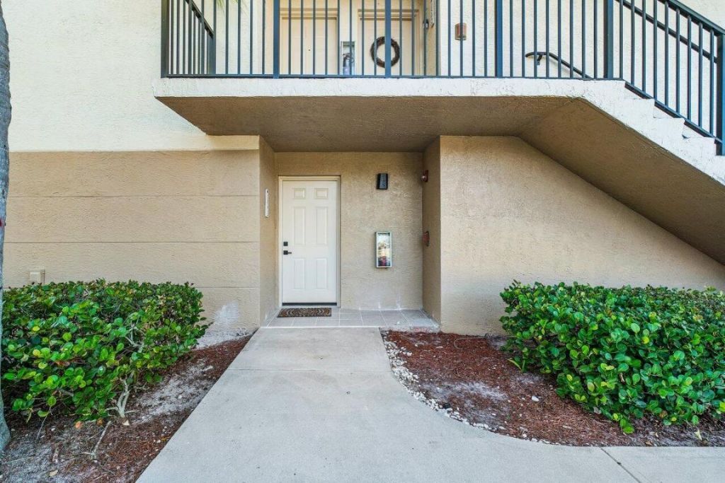 1500 Crestwood Court S, Unit 1501, Royal Palm Beach, FL 33411 Photo