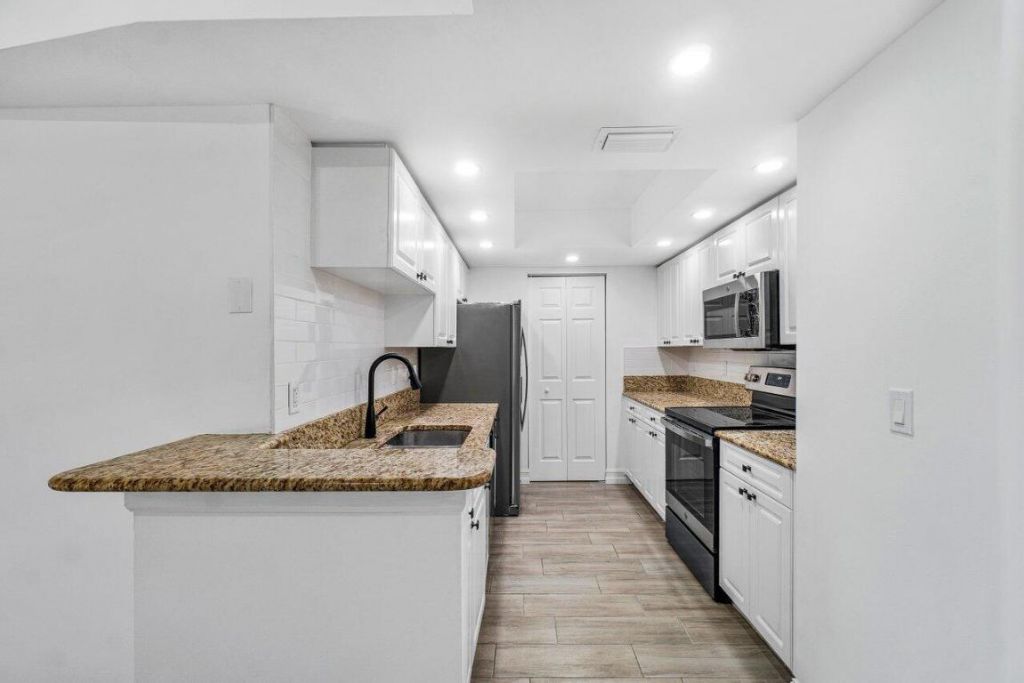 1500 Crestwood Court S, Unit 1501, Royal Palm Beach, FL 33411 Photo