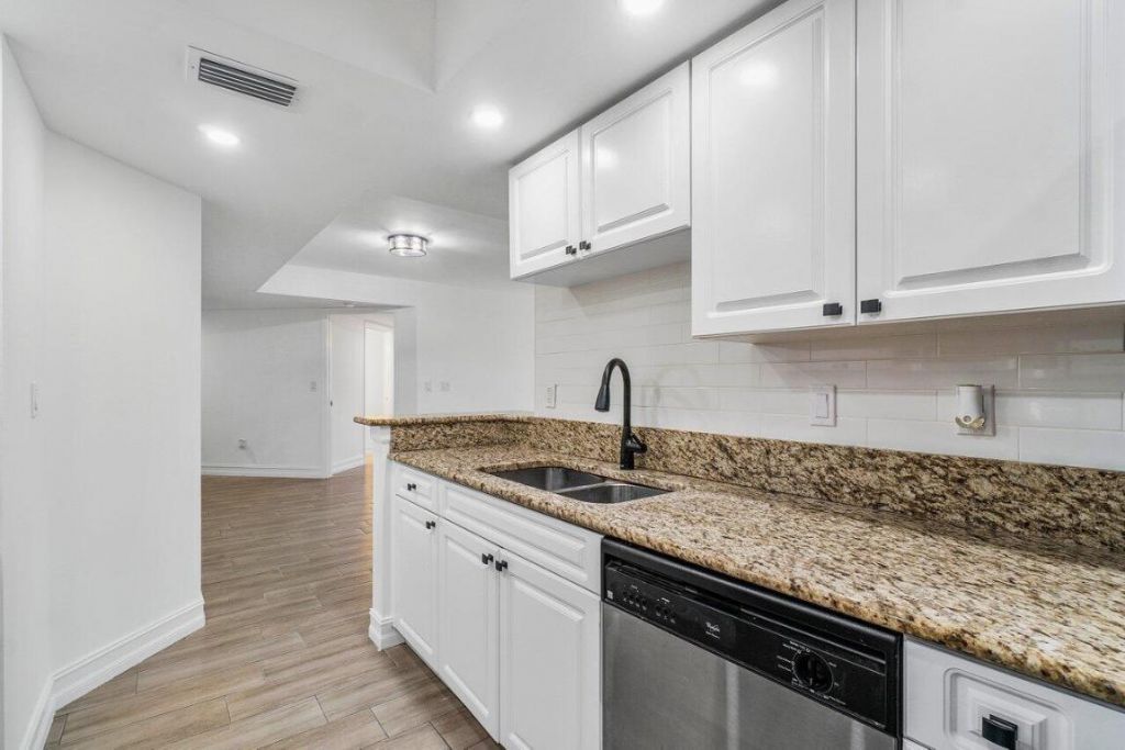 1500 Crestwood Court S, Unit 1501, Royal Palm Beach, FL 33411 Photo