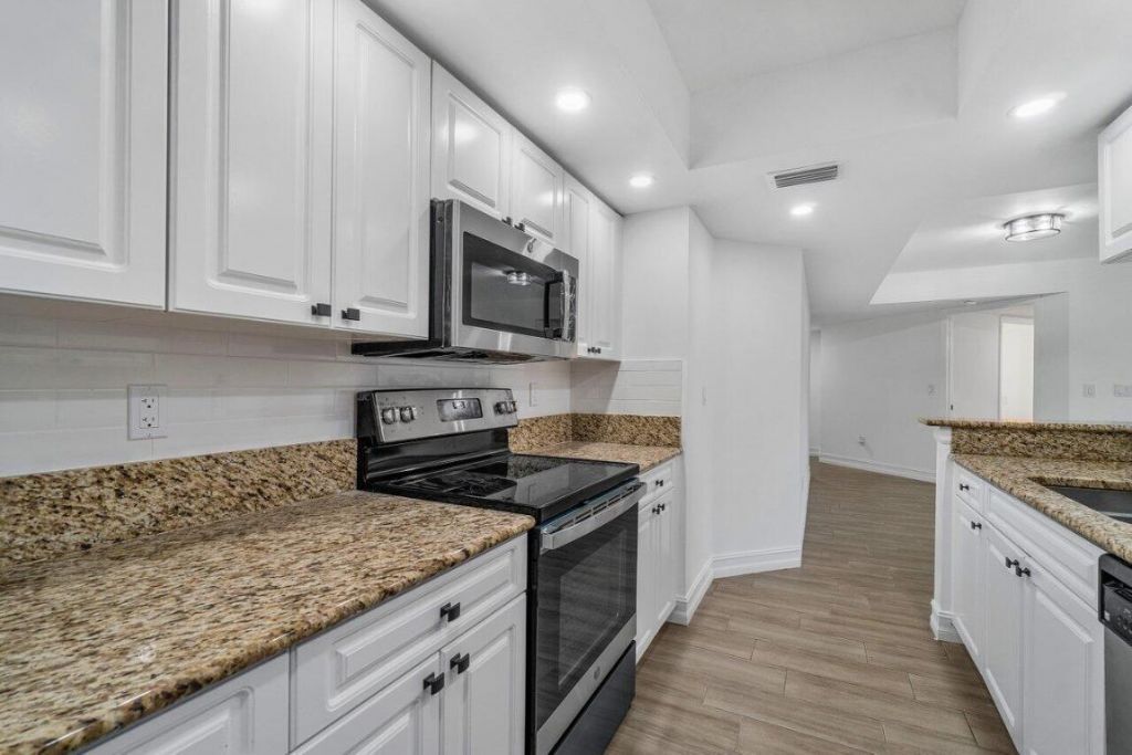 1500 Crestwood Court S, Unit 1501, Royal Palm Beach, FL 33411 Photo