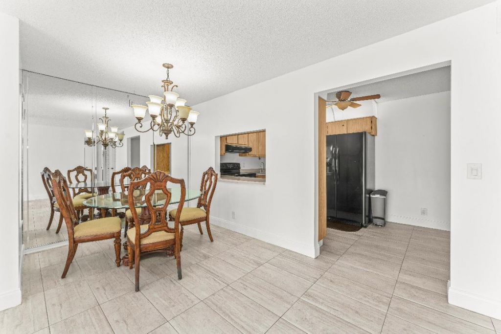 1117 Green Pine Boulevard, Unit D2, West Palm Beach, FL 33409 Photo