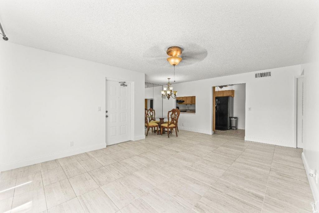 1117 Green Pine Boulevard, Unit D2, West Palm Beach, FL 33409 Photo