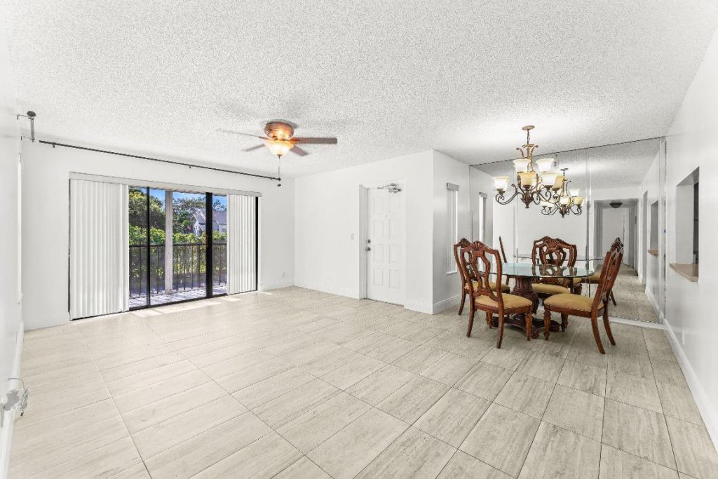 1117 Green Pine Boulevard, Unit D2, West Palm Beach, FL 33409 Photo