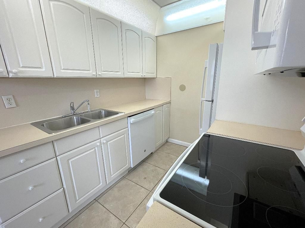 1020 Exeter B, Unit 1020, Boca Raton, FL 33434 Photo