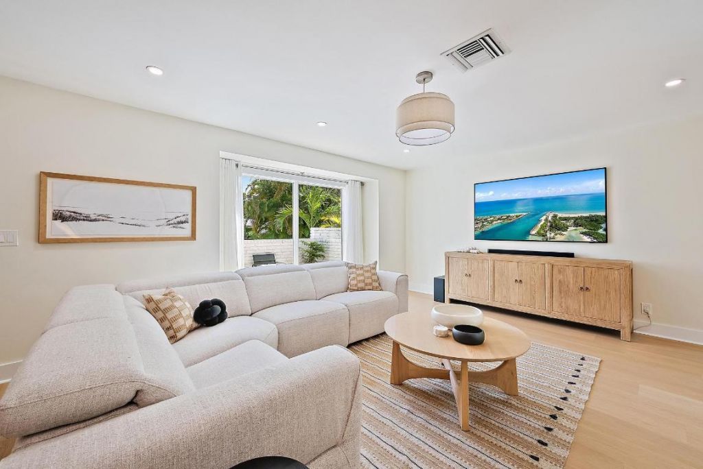 1604 Seabrook Road, Tequesta, FL 33469 Photo