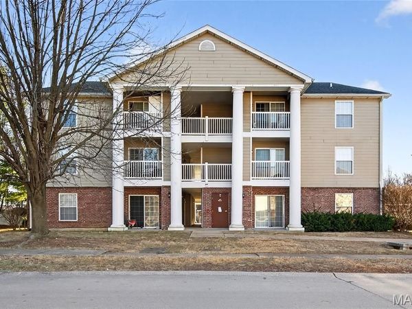 660 Materdie Lane, Unit 104, Florissant, MO 63031