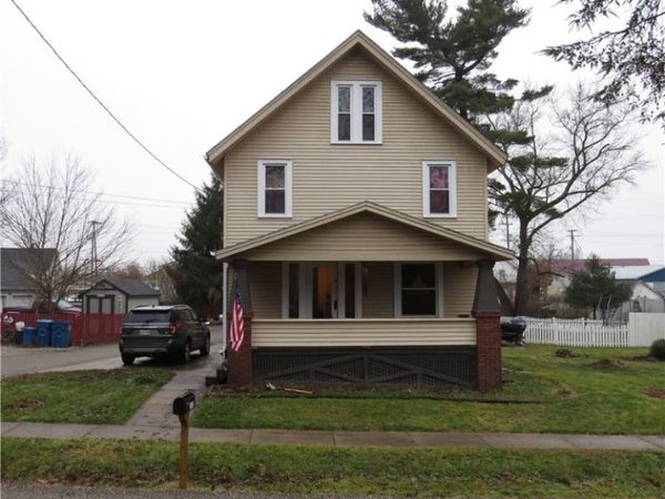 112 High Street NE, Hartville, OH 44632