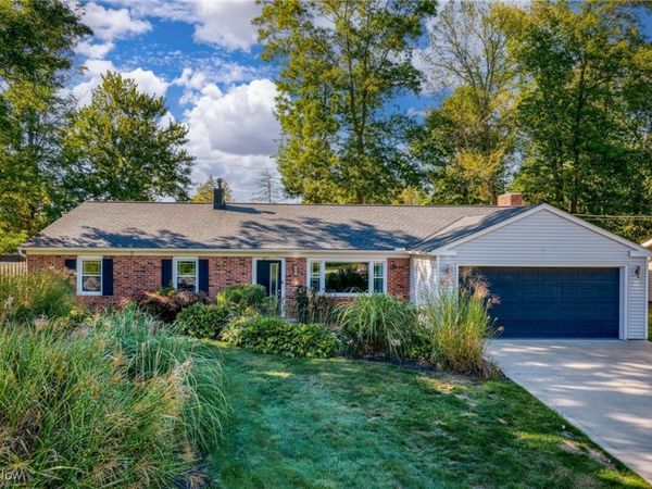 270 Parkview Drive, Aurora, OH 44202