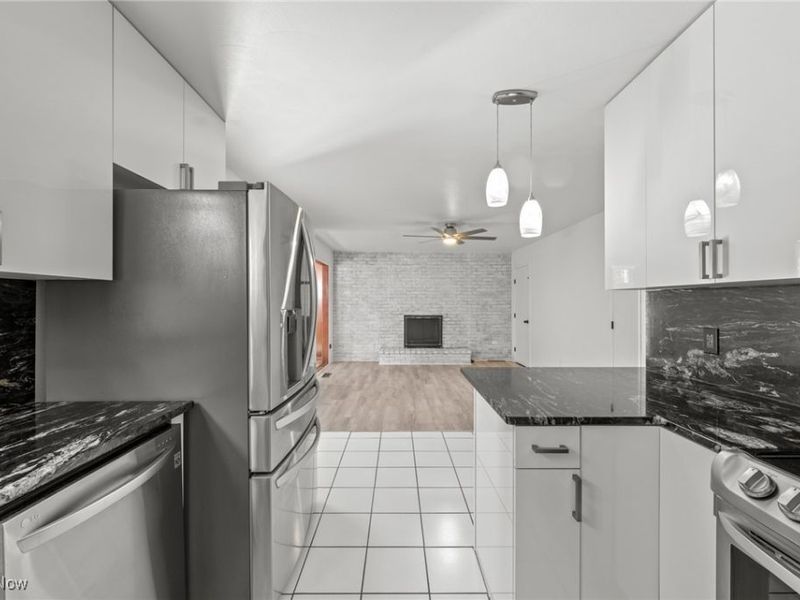 270 Parkview Drive, Aurora, OH 44202 Photo 3