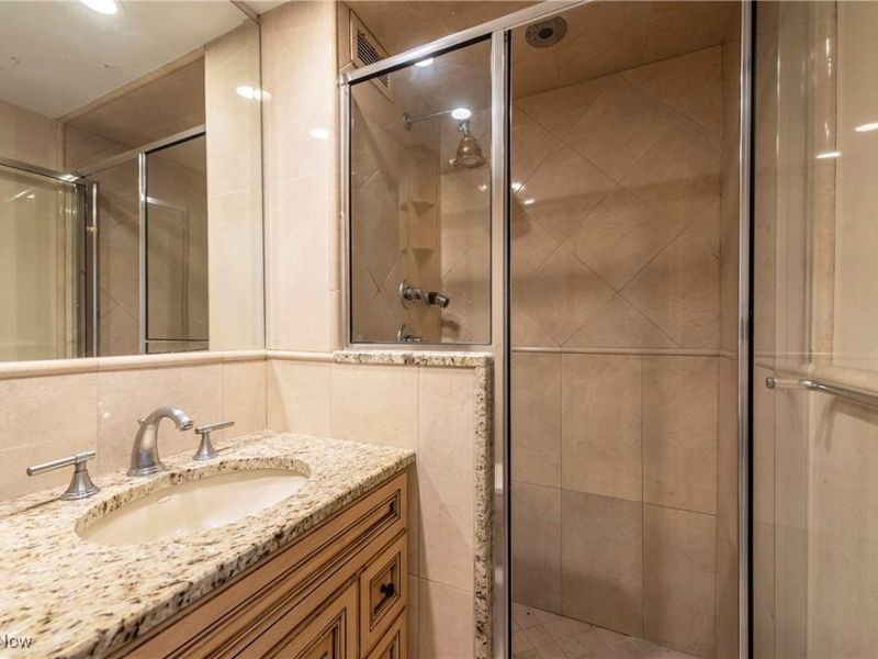 12520 Edgewater Drive, Unit 405, Lakewood, OH 44107 Photo 27