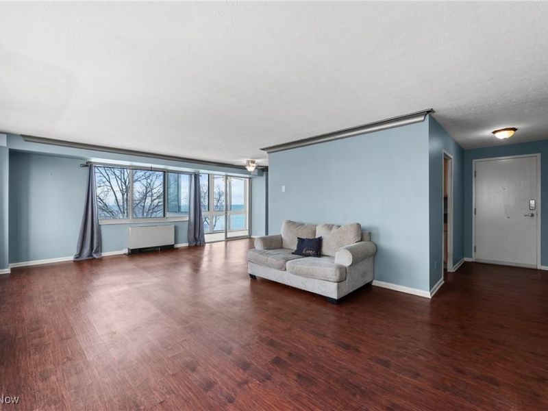 12520 Edgewater Drive, Unit 405, Lakewood, OH 44107 Photo 4