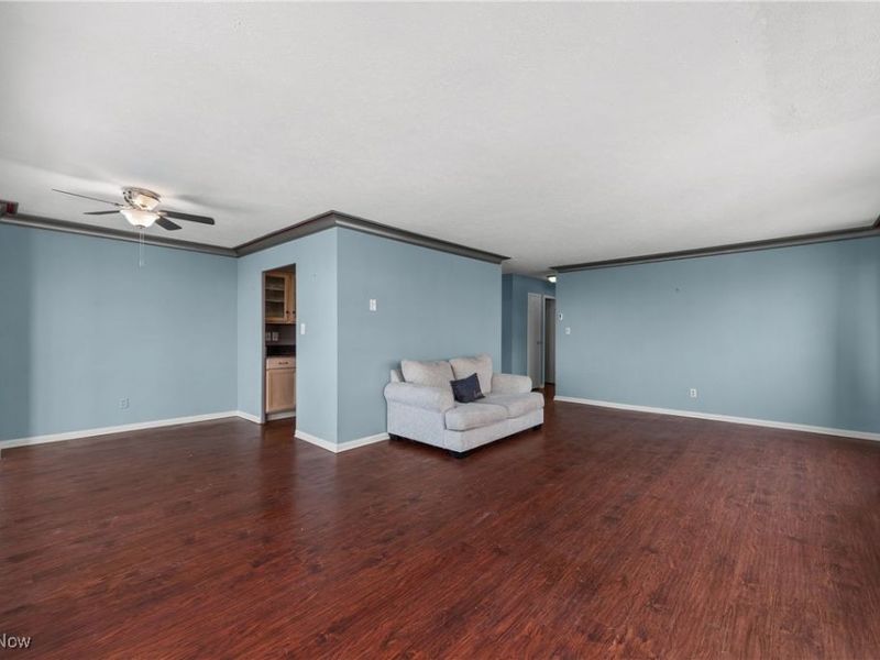 12520 Edgewater Drive, Unit 405, Lakewood, OH 44107 Photo 6