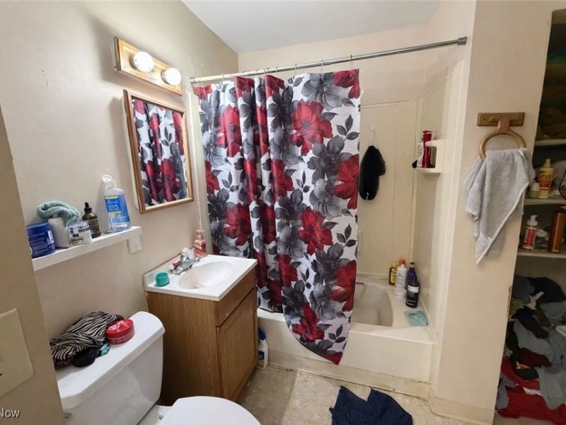 3880 E 57th Street, Cleveland, OH 44105 Photo 12