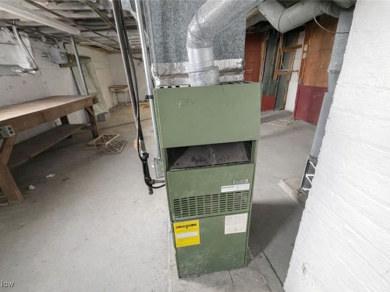 3880 E 57th Street, Cleveland, OH 44105 Photo 25