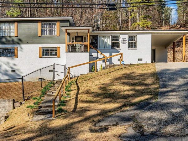 902 Highland Way, Gadsden, AL 35901