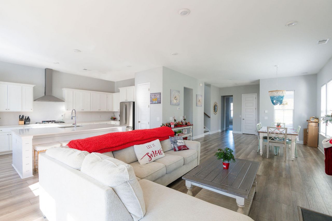 107 Garden Lily Lane Photo 21