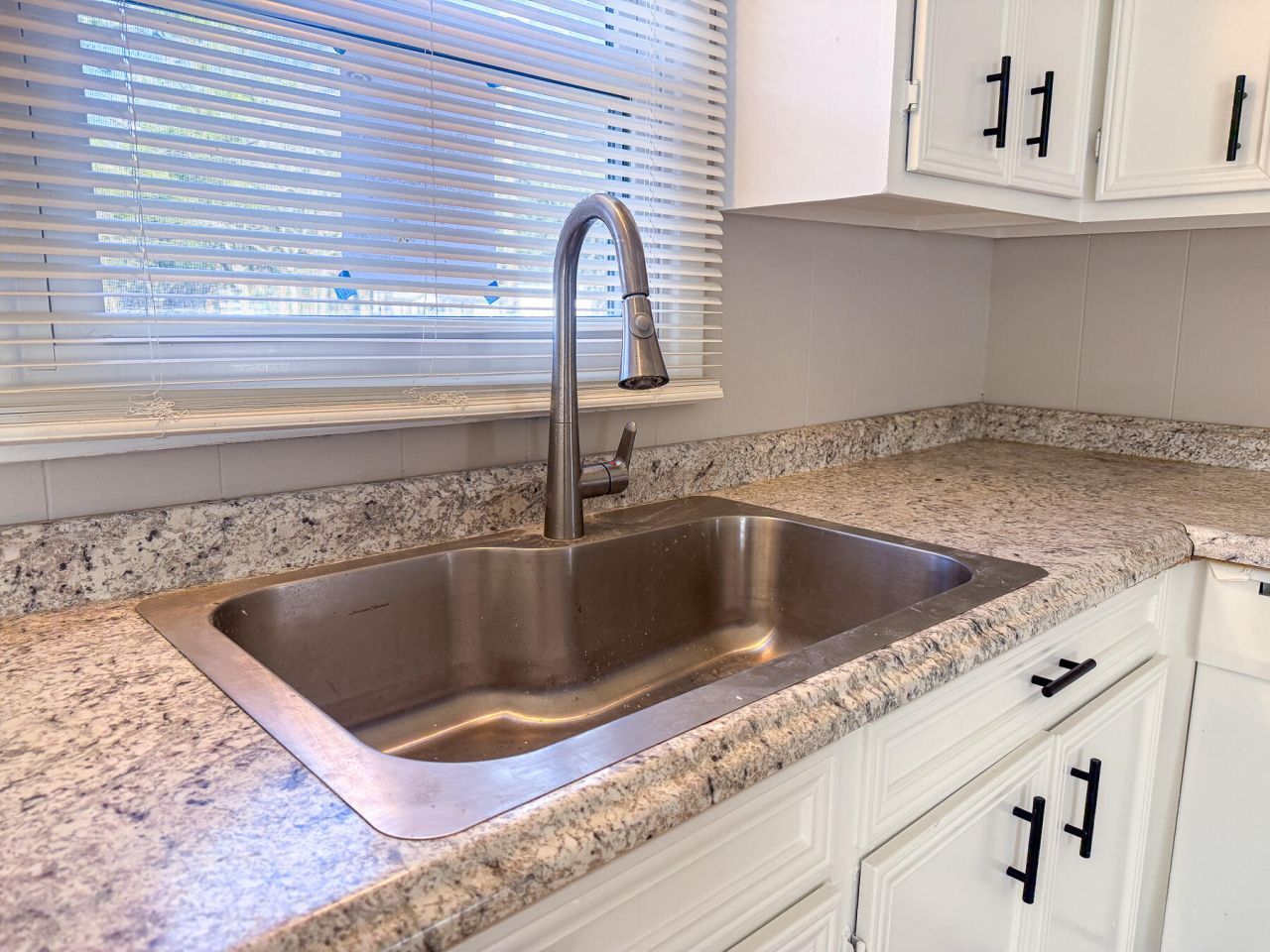 381 Fountain Lake Drive Photo 11