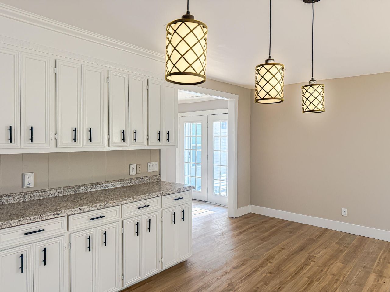 381 Fountain Lake Drive Photo 12