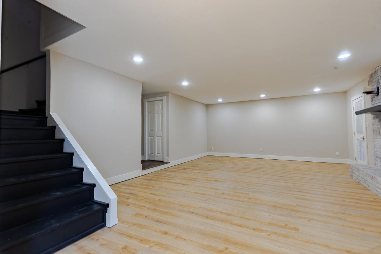 381 Fountain Lake Drive Photo 14