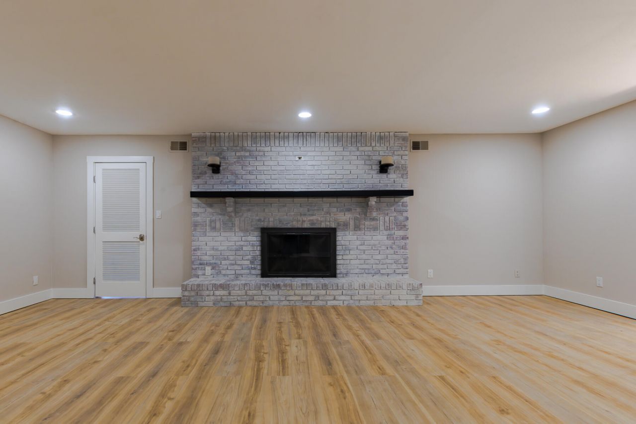 381 Fountain Lake Drive Photo 16