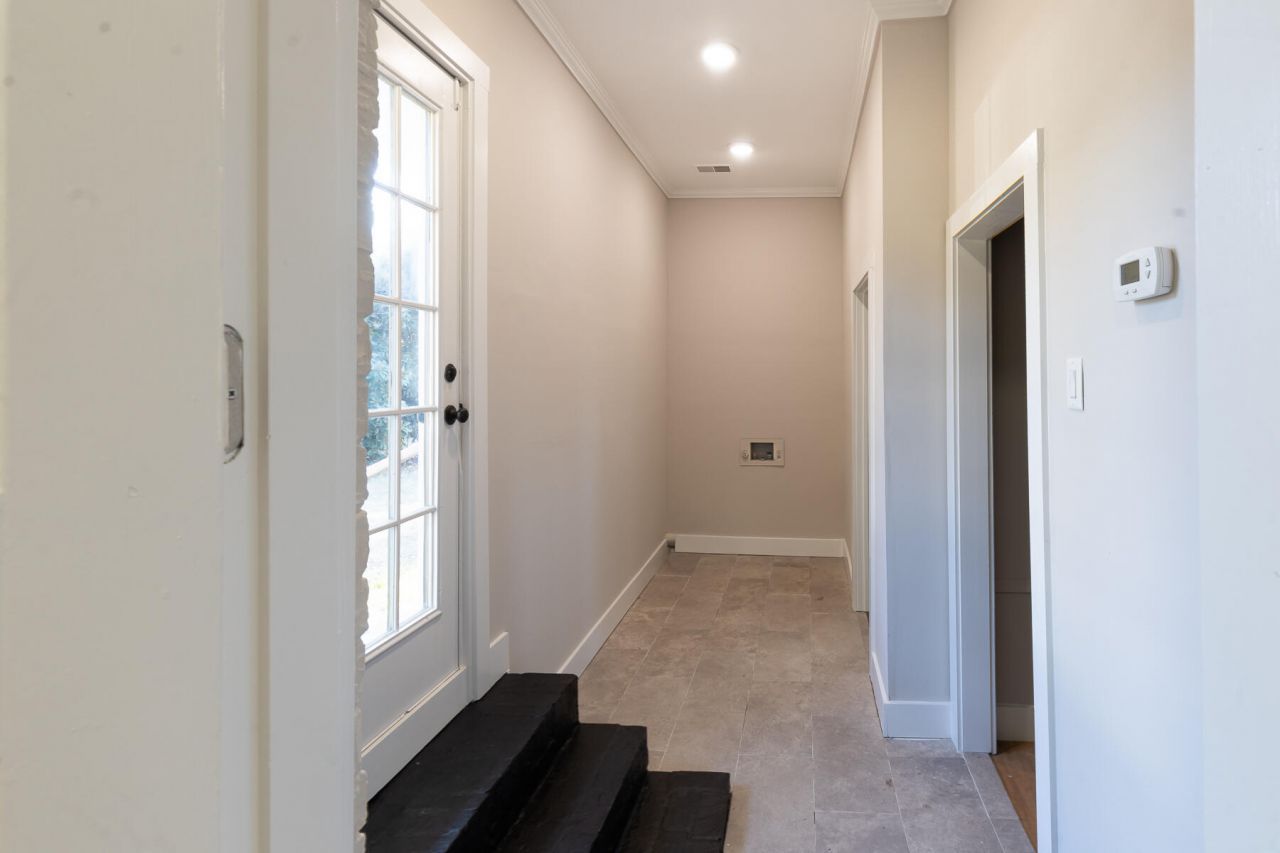 381 Fountain Lake Drive Photo 18