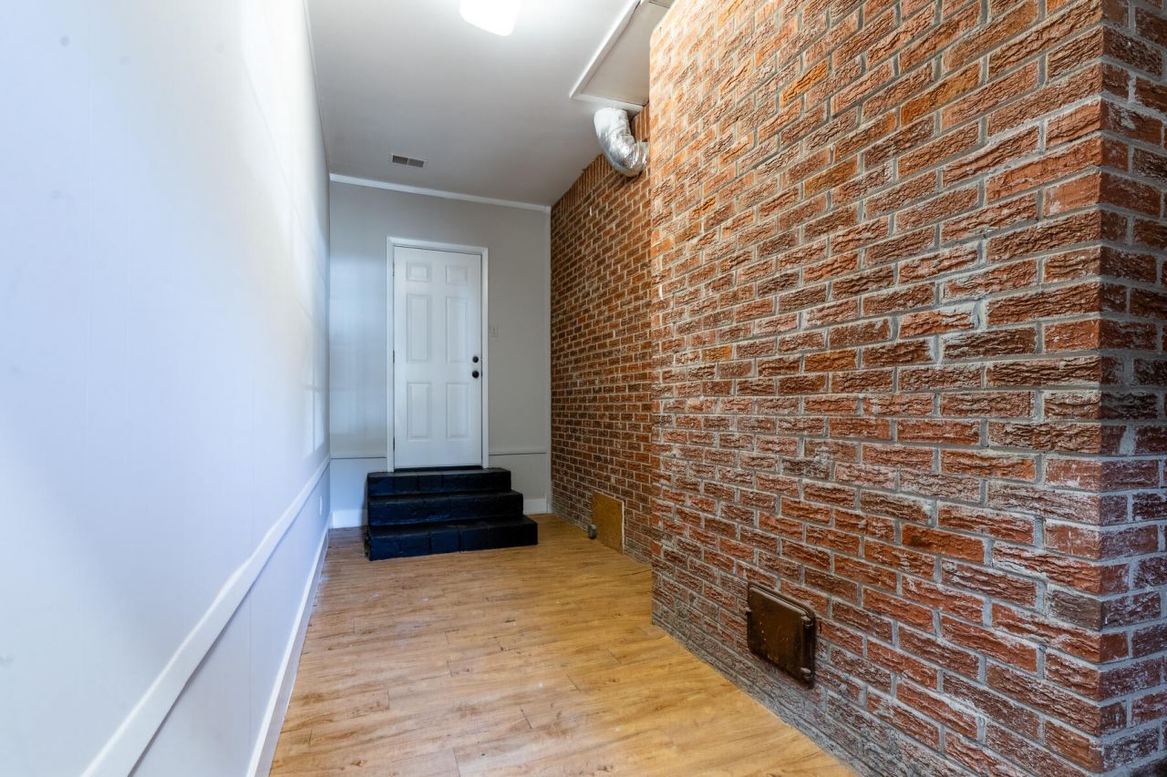 381 Fountain Lake Drive Photo 19