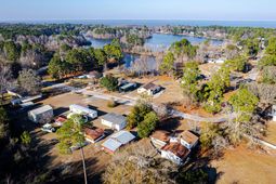 381 Fountain Lake Drive photo 4