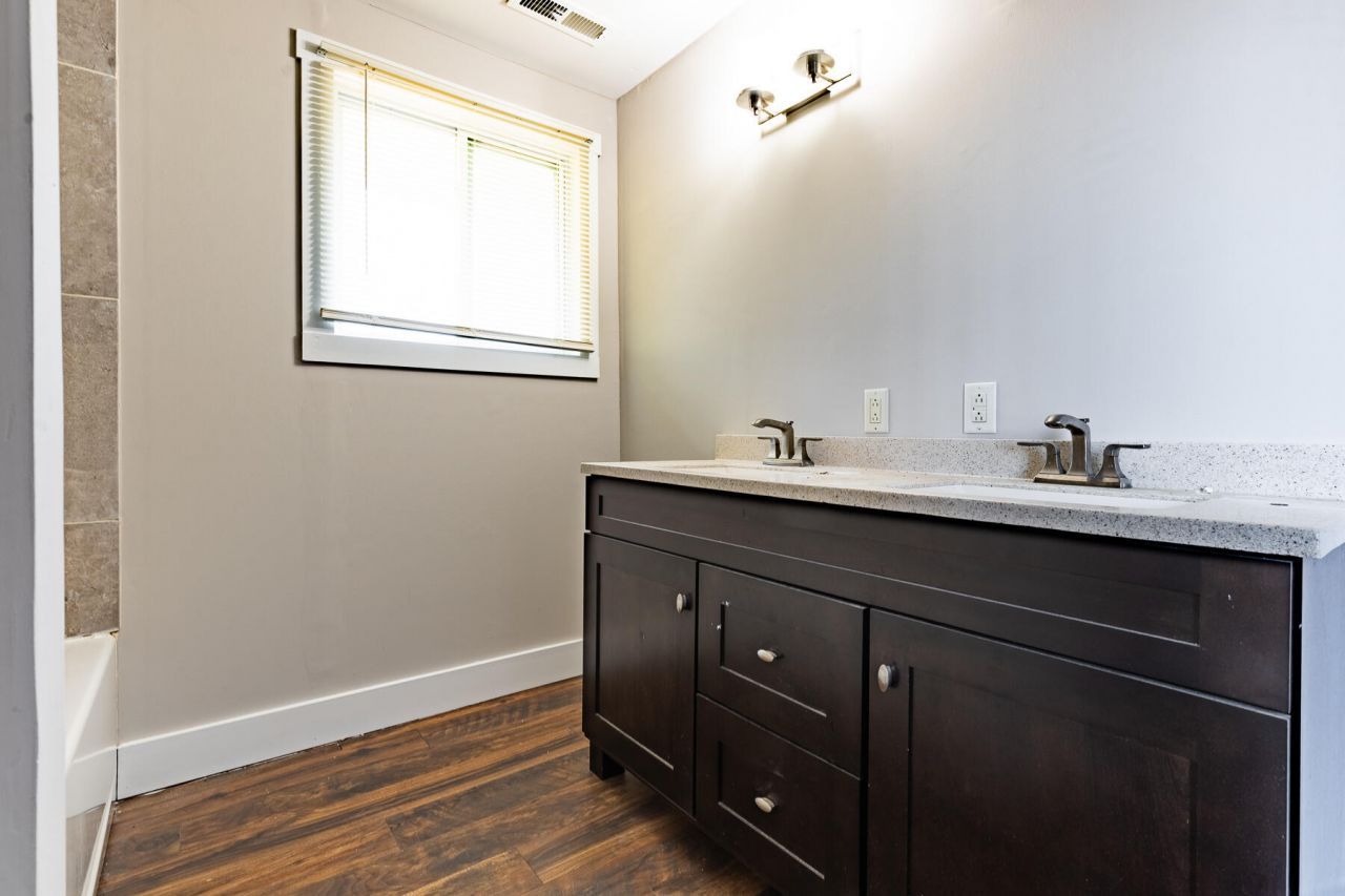 381 Fountain Lake Drive Photo 44