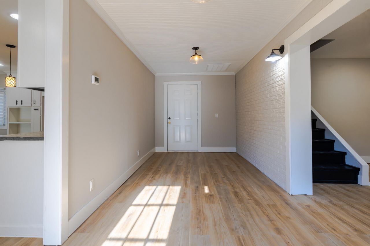 381 Fountain Lake Drive Photo 7