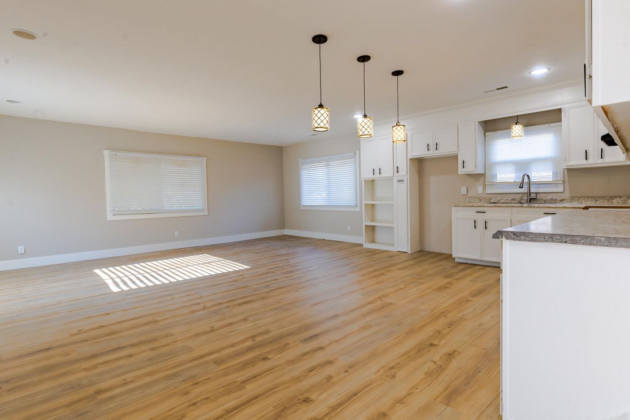 381 Fountain Lake Drive Photo 9