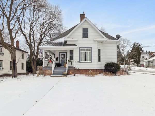 419 Dean Street, Woodstock, IL 60098