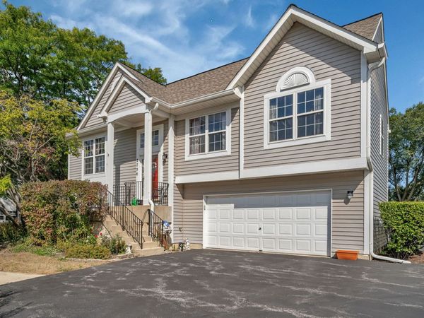 2750 shelly Lane, Aurora, IL 60504