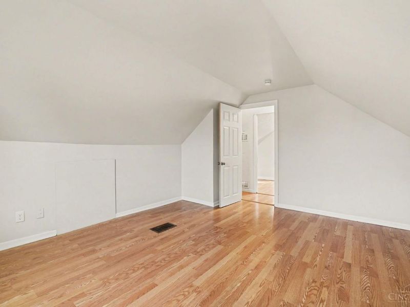 68 Gambier Circle, Greenhills, OH 45218 Photo 22