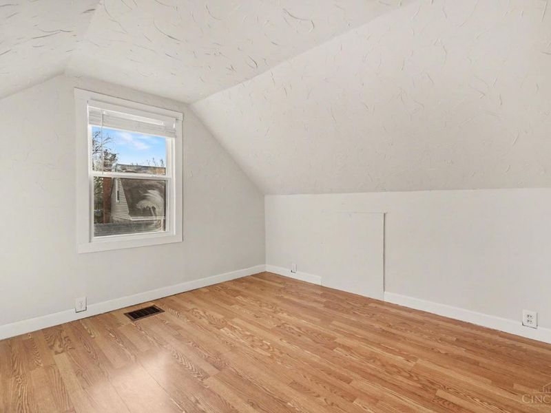 68 Gambier Circle, Greenhills, OH 45218 Photo 23