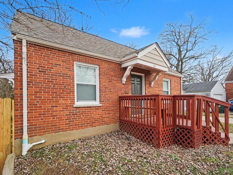 68 Gambier Circle, Greenhills, OH 45218 Photo 3