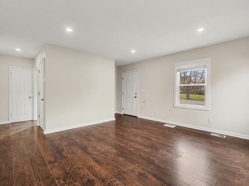 68 Gambier Circle, Greenhills, OH 45218 Photo 6