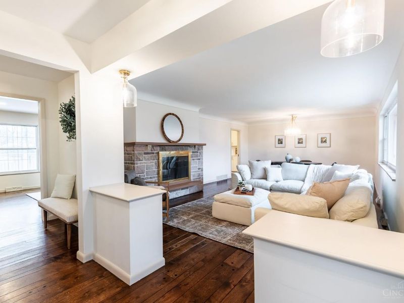 9299 Fidelis Drive, Blue Ash, OH 45242 Photo 2