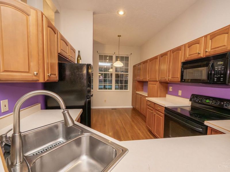 5905 Castlewood Crossing, Miami Twp, OH 45150 Photo 11