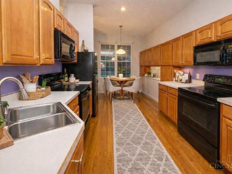 5905 Castlewood Crossing, Miami Twp, OH 45150 Photo 12