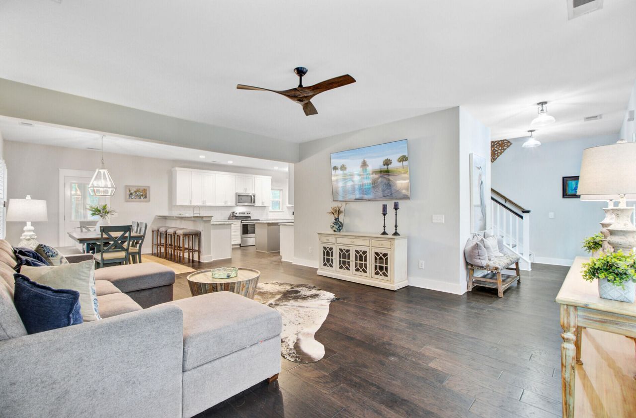 6190 Button Bush Drive Photo 11