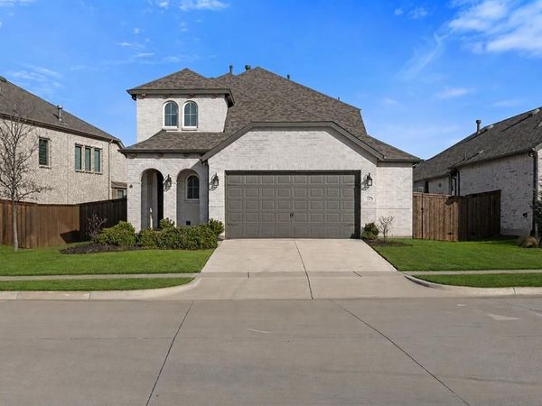 1825 Pelham Drive, Aubrey, TX 76227