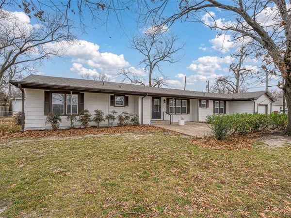 903 Lynn Street, Bonham, TX 75418