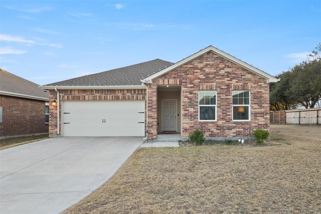 1645 Shadow Hawk Drive, Fort Worth, TX 76052 Main Photo