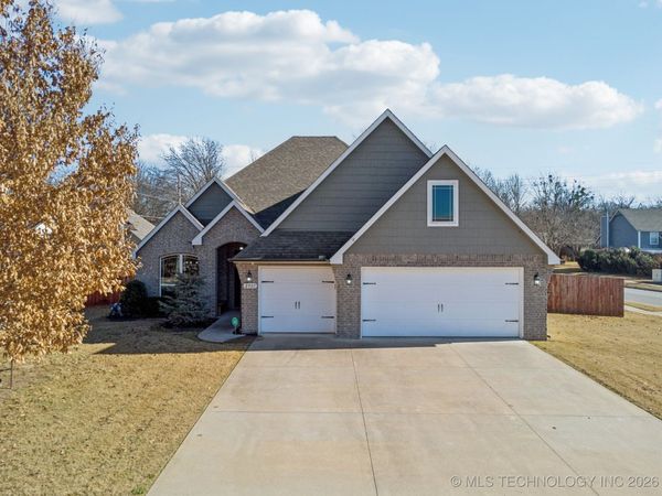 2901 S Gardenia Avenue, Broken Arrow, OK 74012