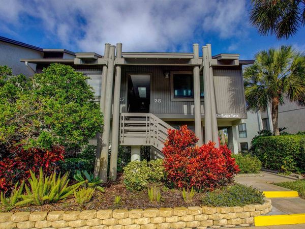 27 Village Del Lago Cir, St Augustine, FL 32080