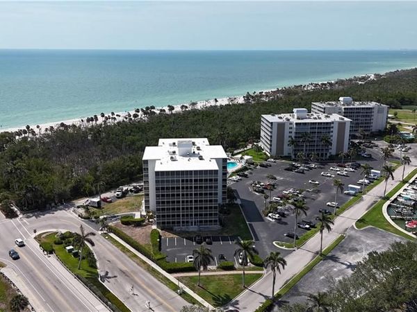 1 Bluebill AVE, Unit 412, NAPLES, FL 34108