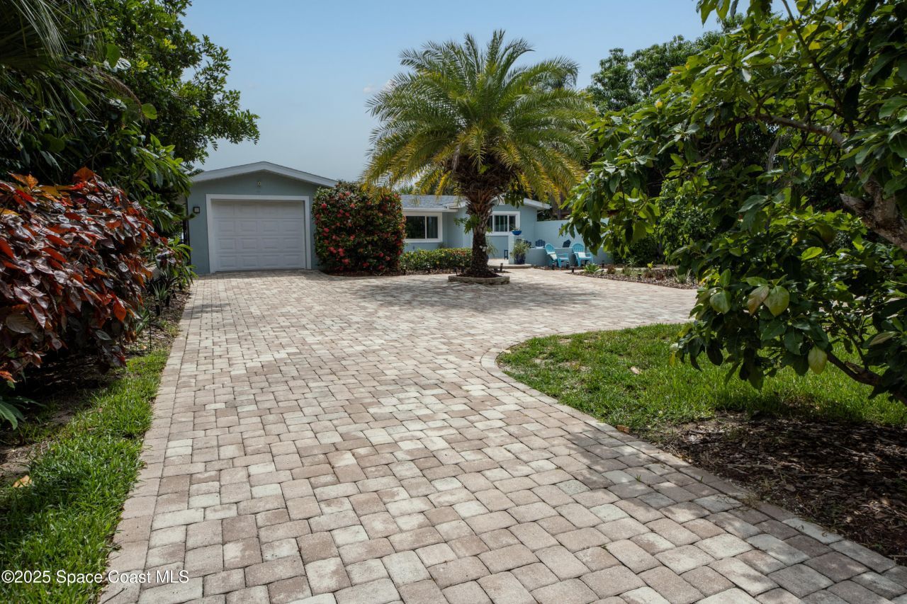 10758 S Tropical Trail, Merritt Island, FL 32952 Photo